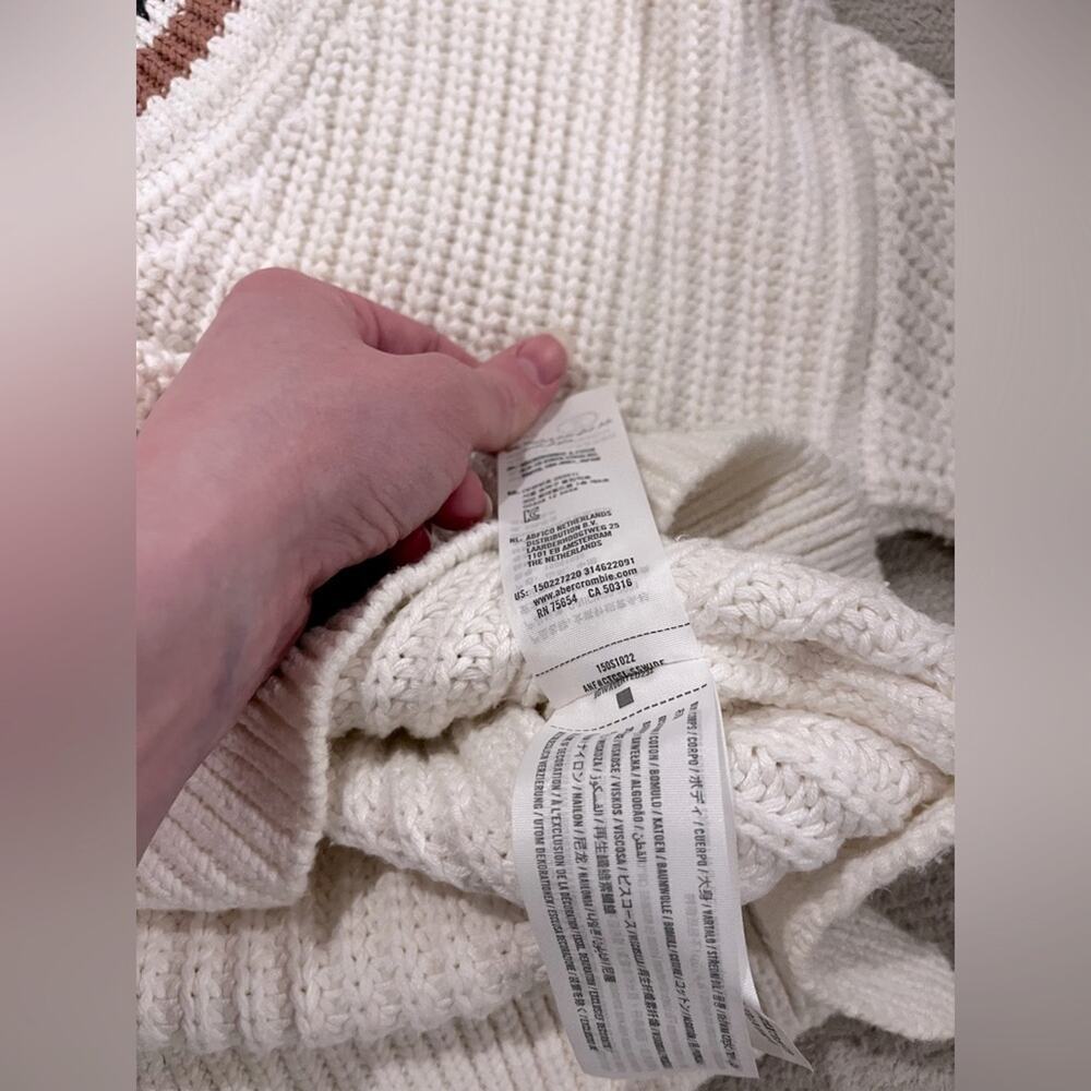 Abercrombie & Fitch Easy Tipped V-Neck Sweater | XS Quiet luxury minimalist - Picture 5 of 7